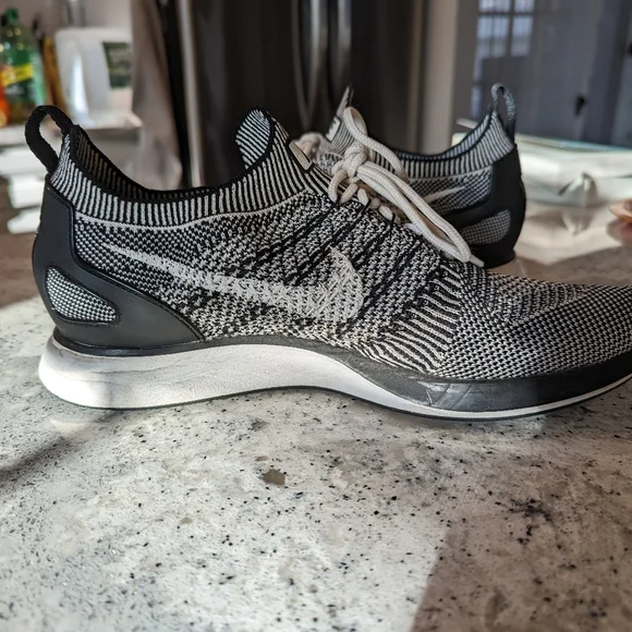 Nike Men's Mariah Flyknit Size 9 - Picture 5 of 7